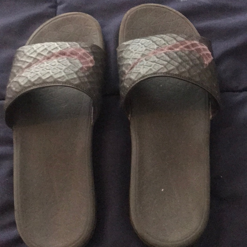 Nike slides!!